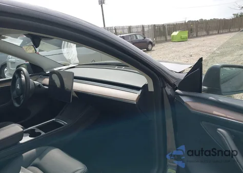 2023 Tesla Model Y Awd/Long Range Dual Motor All-Wheel Drive z USA, uszkodzony, nr VIN 7SAYGDEE5PF895364